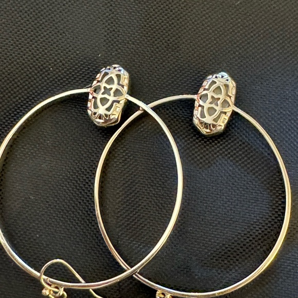 Kendra Scott - SALE TODAY ONLY!!!!!! MAKE ME AN OFFER - Picture 3 of 6
